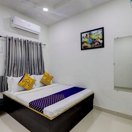 Spot On 71130 Hotel Shiv Krupa Anjār Esterno foto