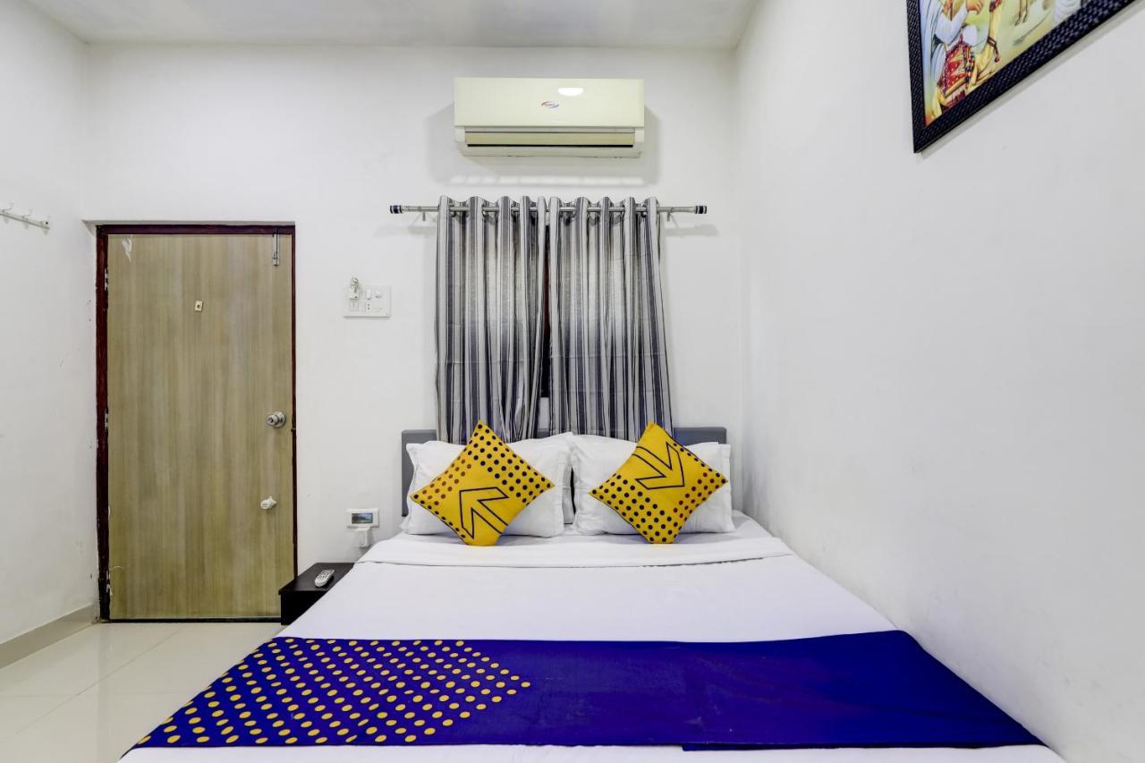 Spot On 71130 Hotel Shiv Krupa Anjār Esterno foto